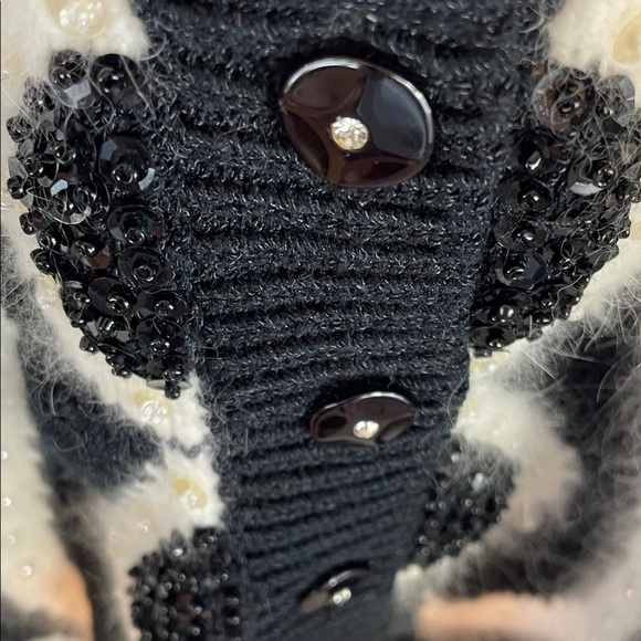 Vintage Christine Black & White Fuzzy Knit Cardigan, Beaded Button  Size M - Picture 8 of 12